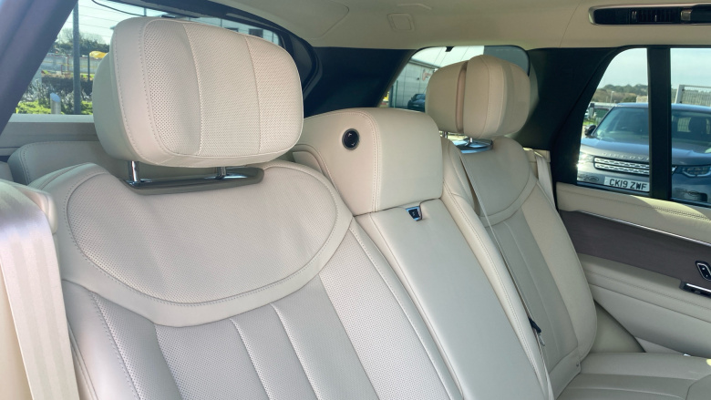 Land Rover Range Rover 4.4 P530 V8 First Edition 4dr Auto Petrol Estate